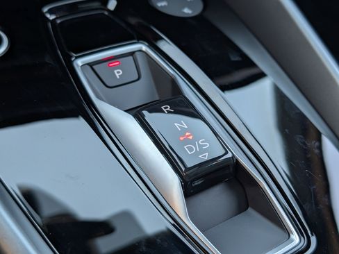 Used 2025 Audi A3 2.0T Premium image 31