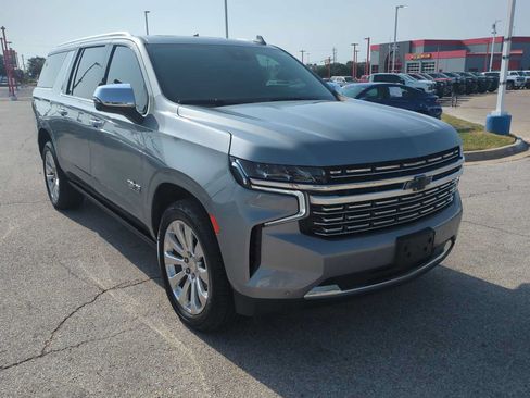 Used 2023 Chevrolet Suburban Premier w/ Premium Package AWD/4WD image 2