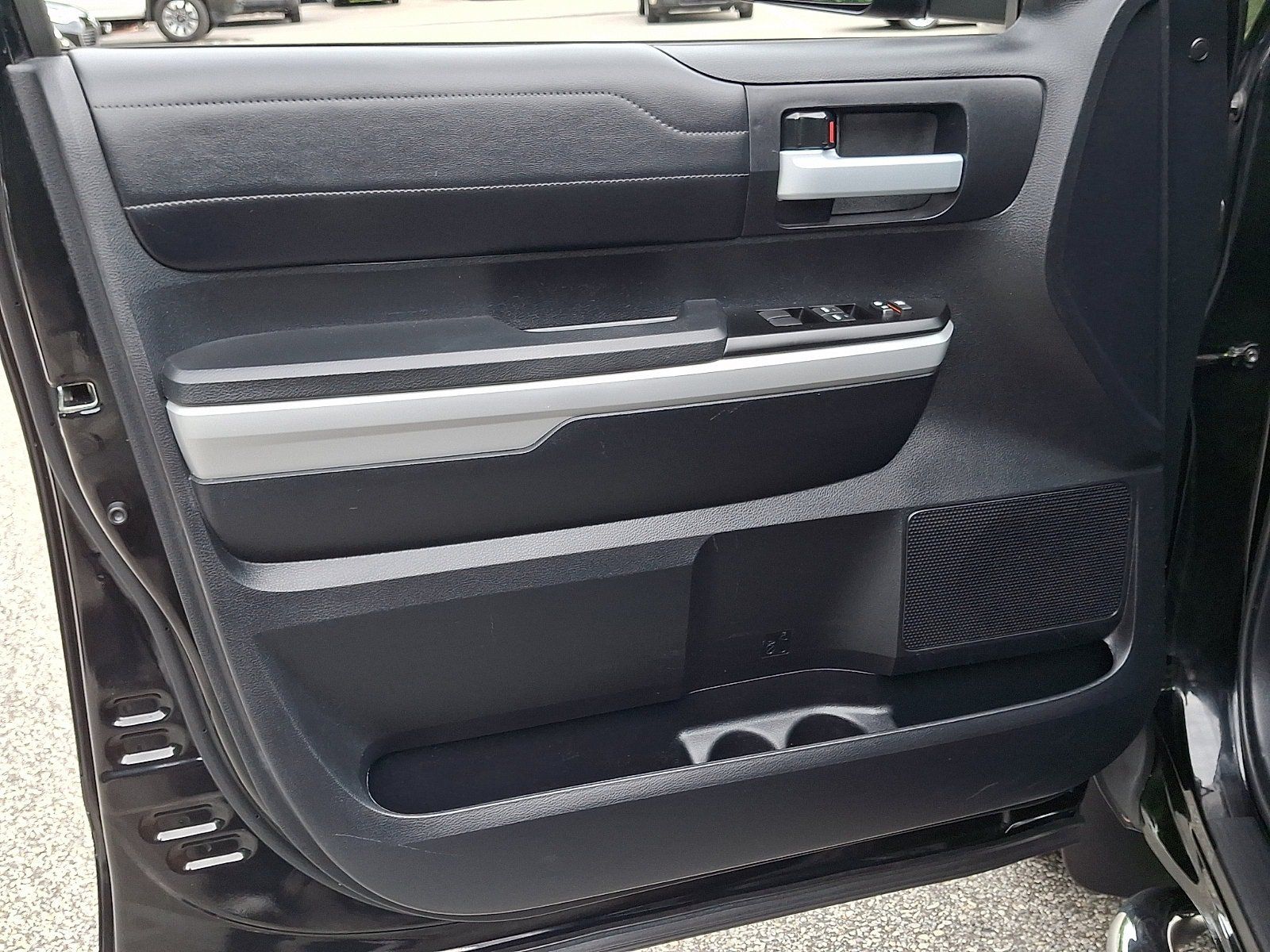 Used 2019 Toyota Tundra Limited w/ Limited Premium Package AWD/4WD image 13