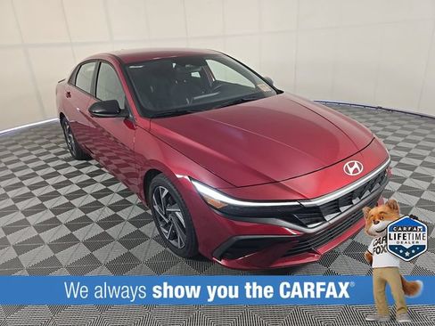 Used 2025 Hyundai Elantra Sport FWD image 2