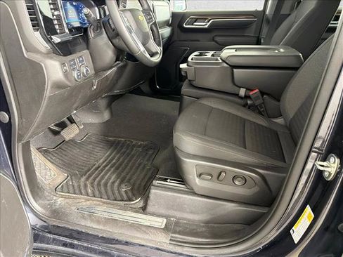 Used 2023 Chevrolet Silverado 1500 LT AWD/4WD image 9