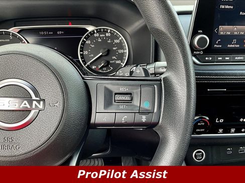 Certified 2022 Nissan Rogue SV AWD/4WD image 12