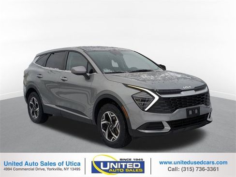 Used 2024 Kia Sportage LX image 1