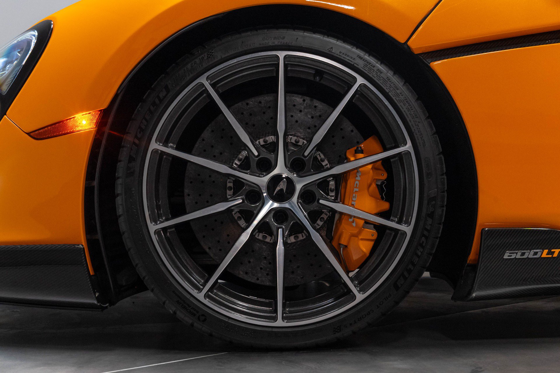 Used 2019 McLaren 600LT RWD image 32