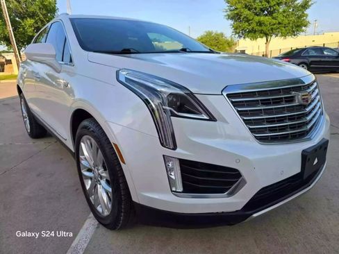 Used 2017 Cadillac XT5 Platinum image 3