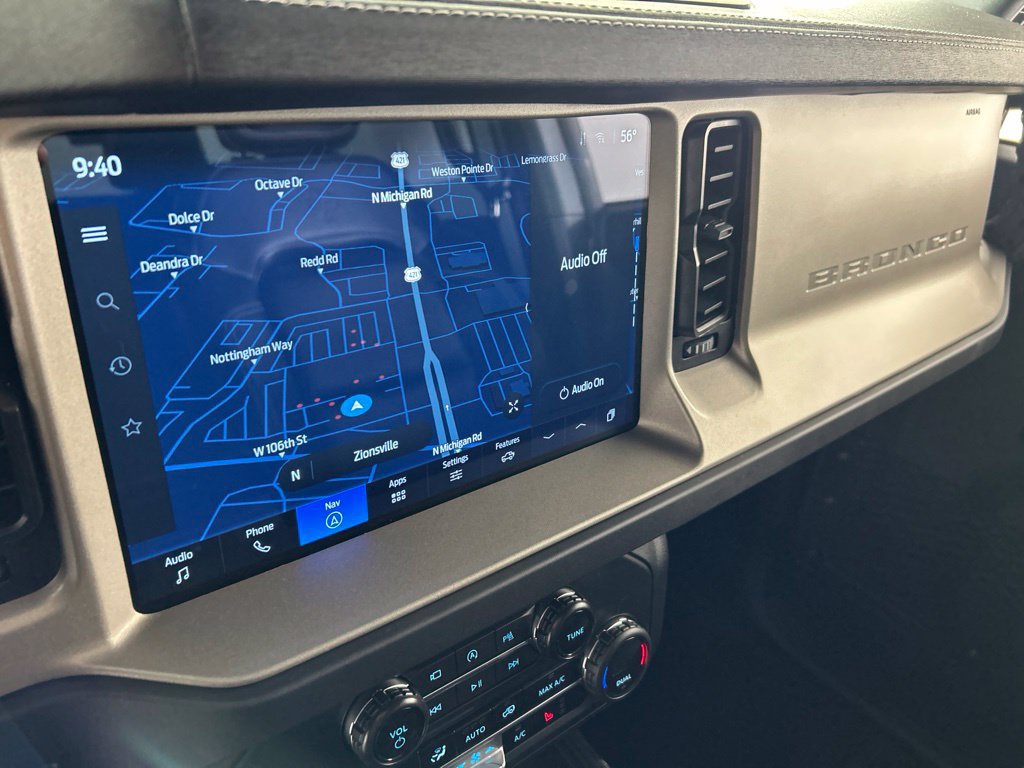 Used 2025 Ford Bronco Outer Banks AWD/4WD image 12