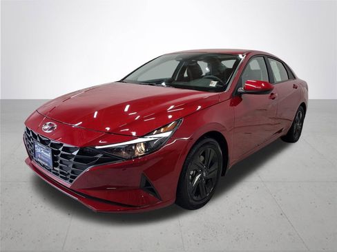 Used 2023 Hyundai Elantra Blue image 2