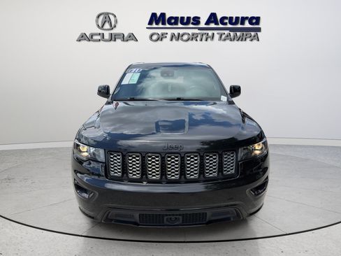 Used 2021 Jeep Grand Cherokee Laredo X RWD image 9