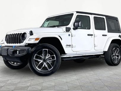 Used 2024 Jeep Wrangler Unlimited w/ LED Headlamp & Fog Lamp Group