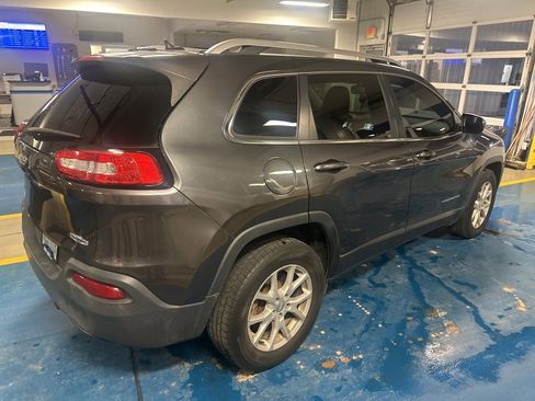 Used 2016 Jeep Cherokee Latitude image 5