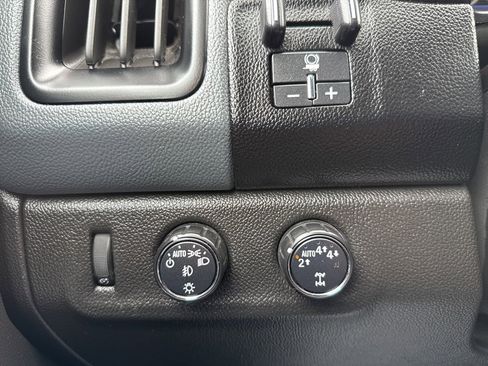 Used 2018 Chevrolet Colorado Z71 image 19