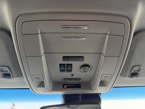 Used 2018 Chevrolet Tahoe Premier image 32