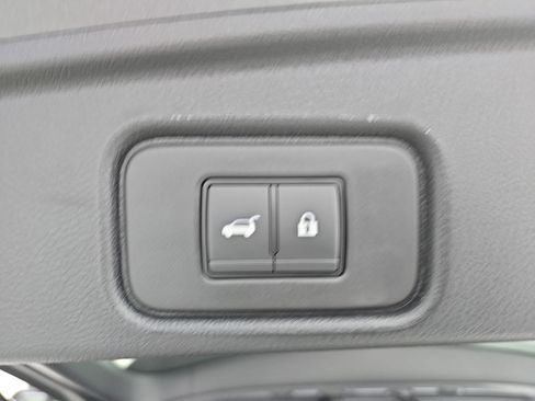 New 2025 Nissan Pathfinder SV image 14