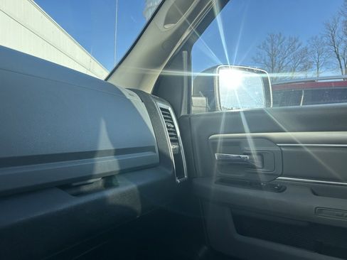 Used 2018 RAM 1500 Classic SLT image 22