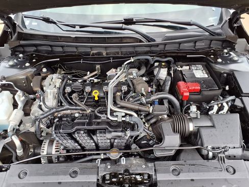 Used 2025 Nissan Altima 2.5 SV FWD image 33