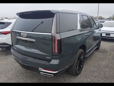Used 2025 Cadillac Escalade Premium Luxury RWD image 9