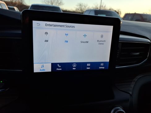 Used 2020 Ford Explorer Limited image 23