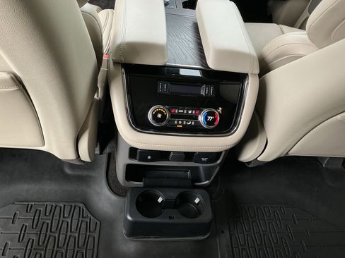 Used 2021 Lincoln Navigator Reserve w/ Luxury Package image 29