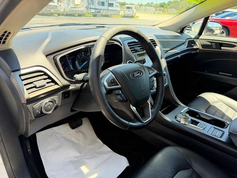 Used 2018 Ford Fusion SE w/ Equipment Group 602A FWD image 20
