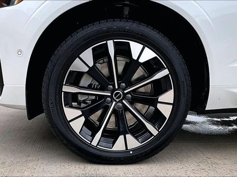New 2026 Volvo XC60 T8 Plus w/ Protection Package Premier AWD/4WD image 42