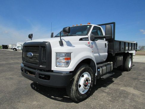 Used 2022 Ford F750 2WD Regular Cab Super Duty image 7