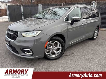 Used 2023 Chrysler Pacifica Limited