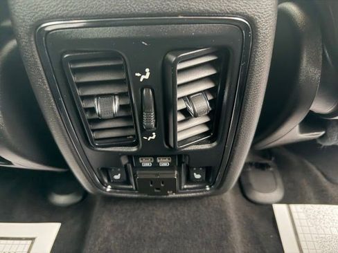 Used 2015 Jeep Grand Cherokee Limited image 26