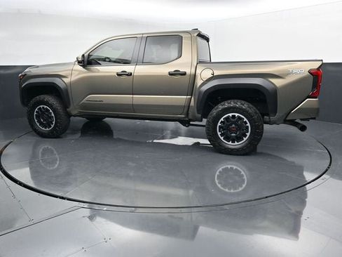 Used 2024 Toyota Tacoma TRD Off-Road AWD/4WD image 6