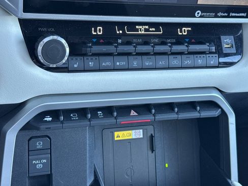 Used 2023 Toyota Sequoia Capstone AWD/4WD image 29