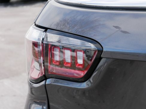 Used 2022 Jeep Compass Latitude image 17