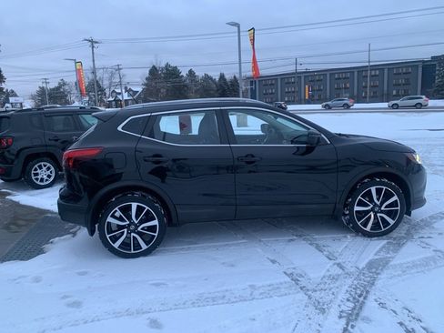Used 2018 Nissan Rogue Sport SL w/ SL Premium Package image 8