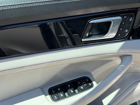 Used 2023 Porsche Panamera RWD image 13
