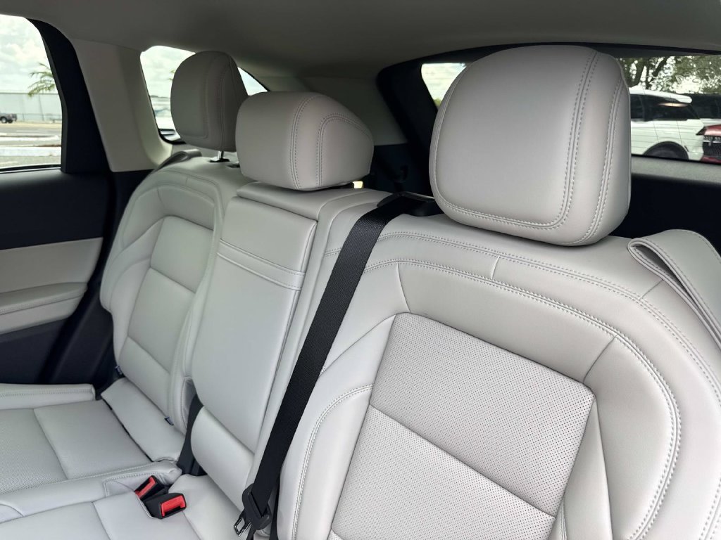 New 2026 Lincoln Nautilus Premier AWD/4WD image 14