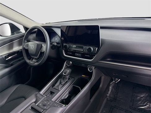 Certified 2025 Toyota Grand Highlander AWD image 29