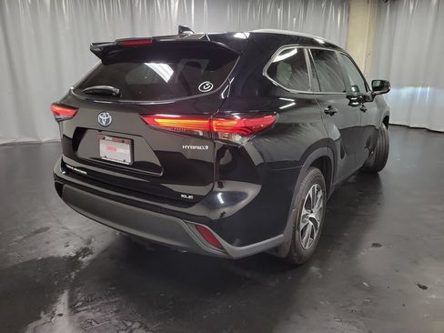 Used 2023 Toyota Highlander XLE AWD/4WD image 8