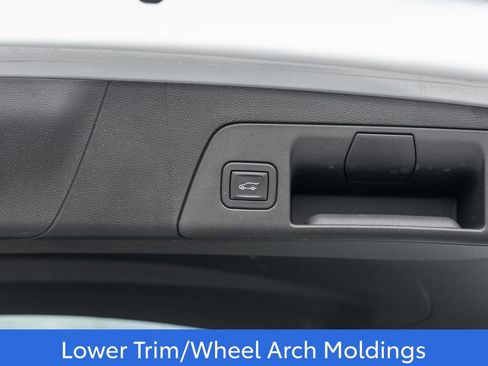 Used 2023 Buick Envision Essence w/ Sport Touring Package AWD/4WD image 11