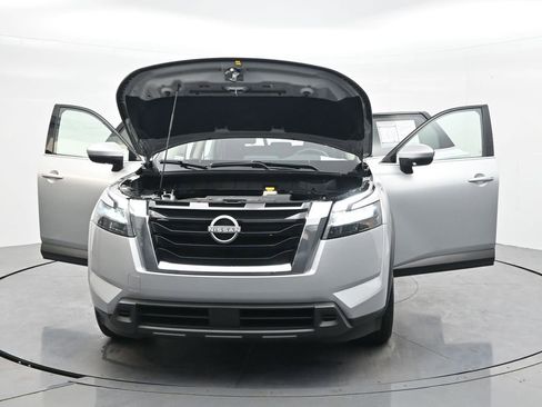Used 2024 Nissan Pathfinder SV image 41