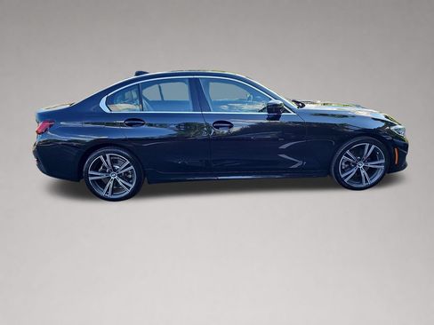 Used 2022 BMW 330i xDrive Sedan w/ Driving Assistance Package AWD/4WD image 3