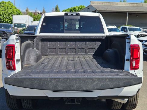 New 2026 RAM 3500 Laramie AWD/4WD image 10