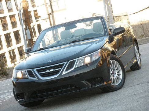 Used 2009 Saab 9-3 2.0T w/ Cold Weather Package FWD image 7