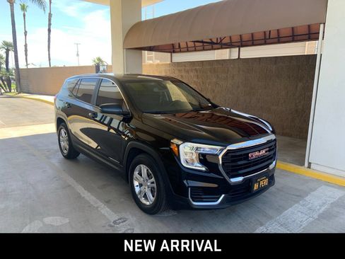 Used 2022 GMC Terrain SLE FWD image 3