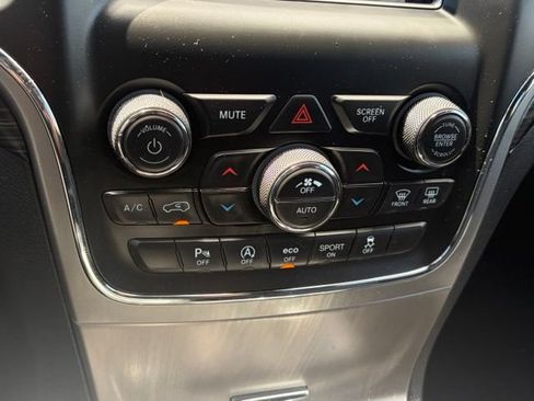 Used 2020 Jeep Grand Cherokee Laredo AWD/4WD image 22