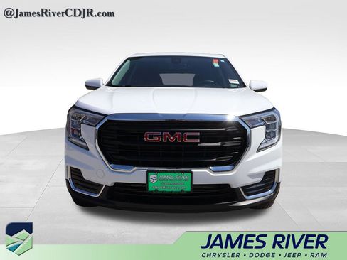 Used 2024 GMC Terrain SLE FWD image 7