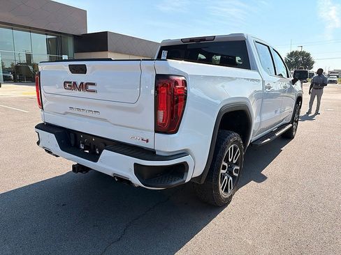 Used 2023 GMC Sierra 1500 AT4 w/ Technology Package AWD/4WD image 5