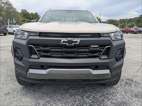 New 2026 Chevrolet Colorado Trail Boss w/ Midnight Edition AWD/4WD image 9