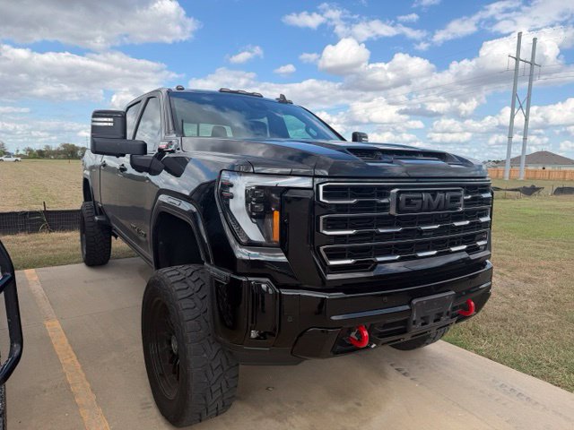Used 2025 GMC Sierra 2500 AT4 w/ AT4 Premium Plus Package AWD/4WD image 2