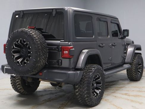 Used 2018 Jeep Wrangler Unlimited Sahara w/ Cold Weather Group image 11