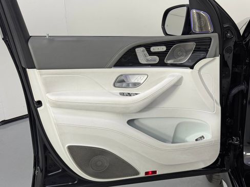 Used 2023 Mercedes-Benz Maybach GLS 600 4MATIC image 61