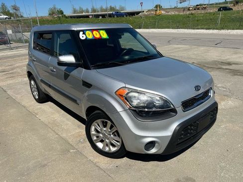 Used 2012 Kia Soul + image 2