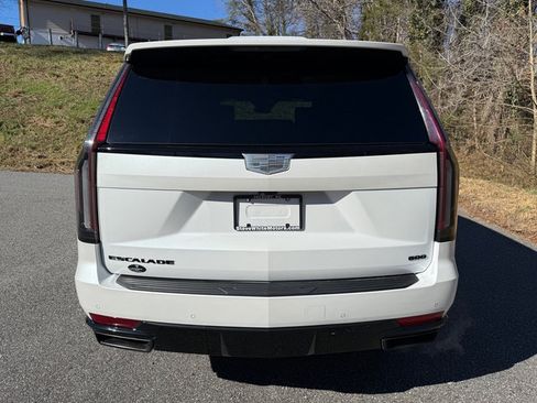 Used 2024 Cadillac Escalade Sport w/ LPO, ONYX Package image 7